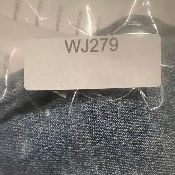 Pistola Monroe High Rise Slim Cigarette Jeans in Smith Wash 
Size 24 - Picture 12 of 12